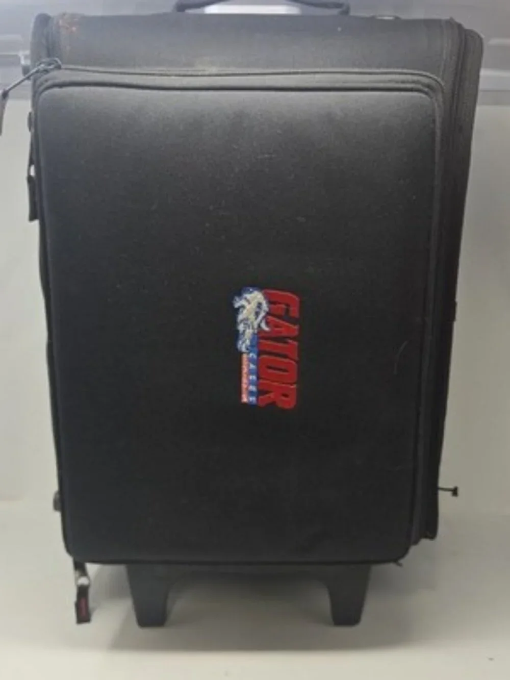 G-PRO-4W-6VMC 4U Rolling Rack Case with 6 Wireless‎ Mic Storage Lid - USA